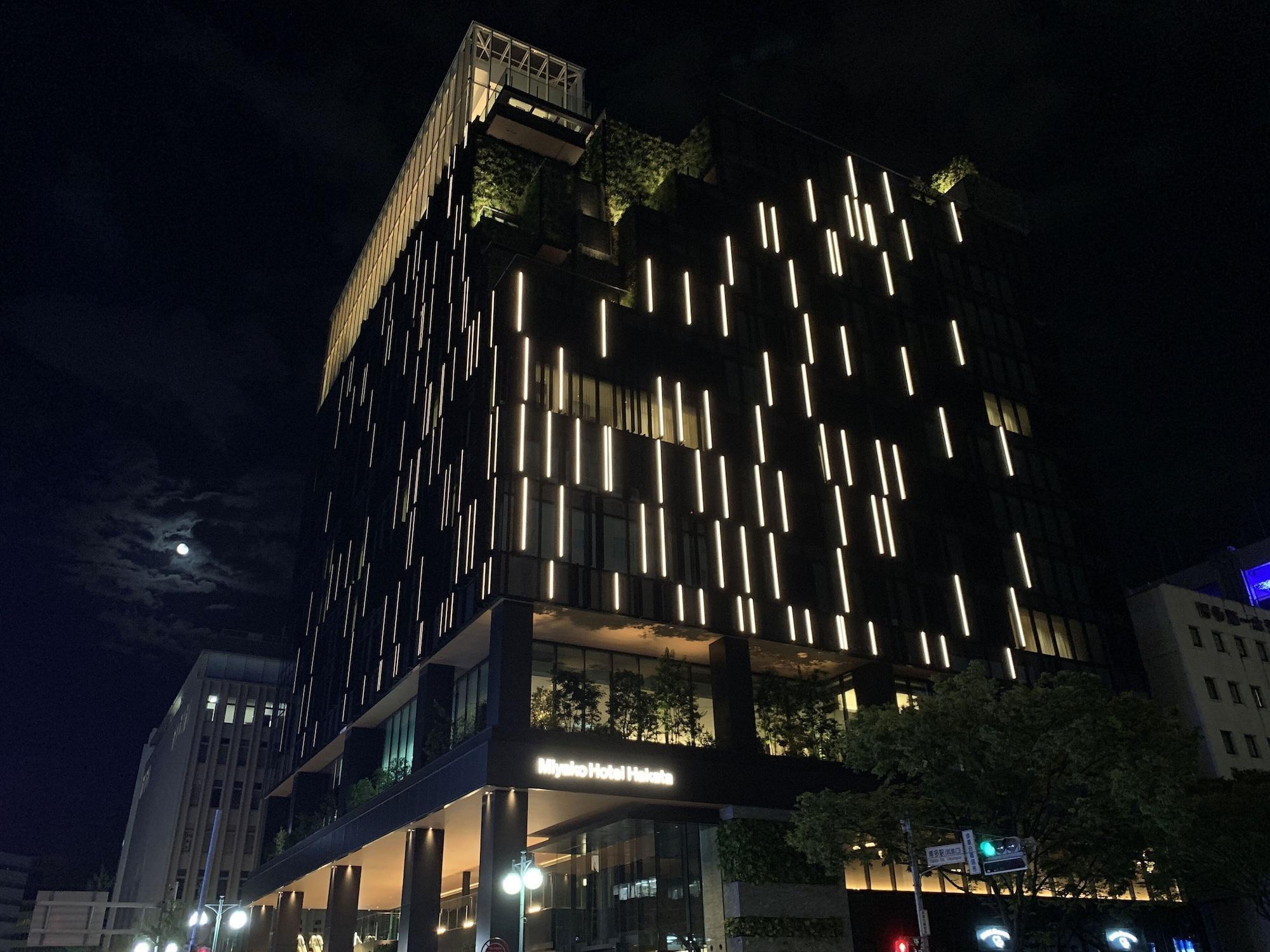 Miyako Hotel Hakata Fukuoka (Fukuoka) Exterior foto The hotel at night