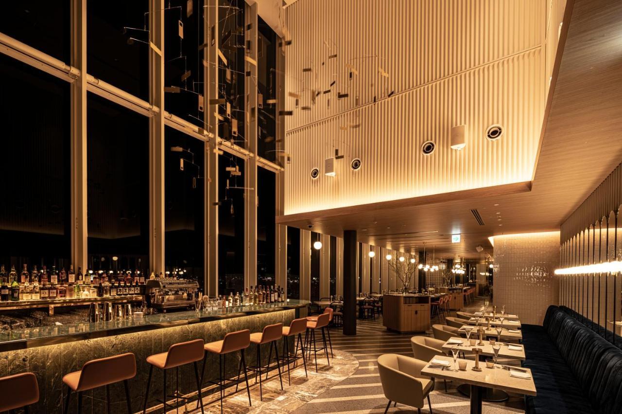 Miyako Hotel Hakata Fukuoka (Fukuoka) Exterior foto The bar at the 360° Sky Lounge